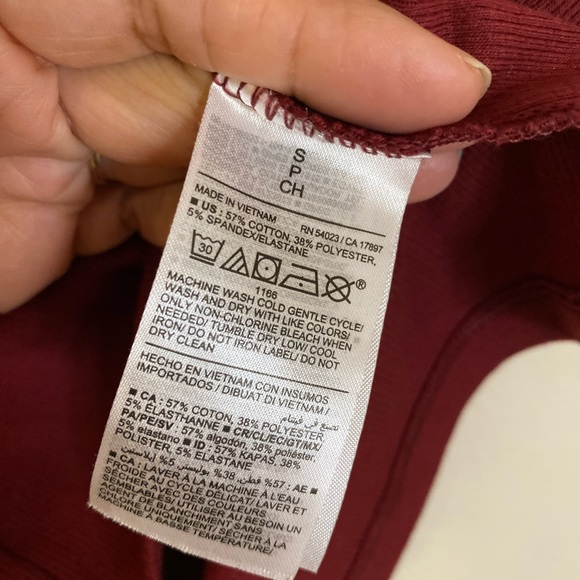 Old Navy Women's Cotton blend Short Sleeve Ribbed Tee - Burgundy - Picture 3 of 6